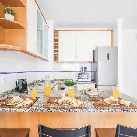 Apartment In Albufeira Near Sea Beach * البوفيرا