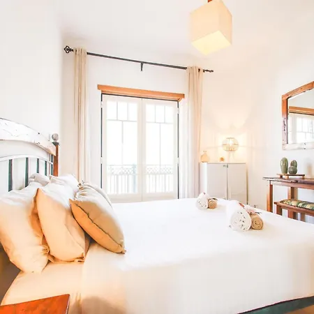 Apartment In Albufeira Near Sea Beach شقة